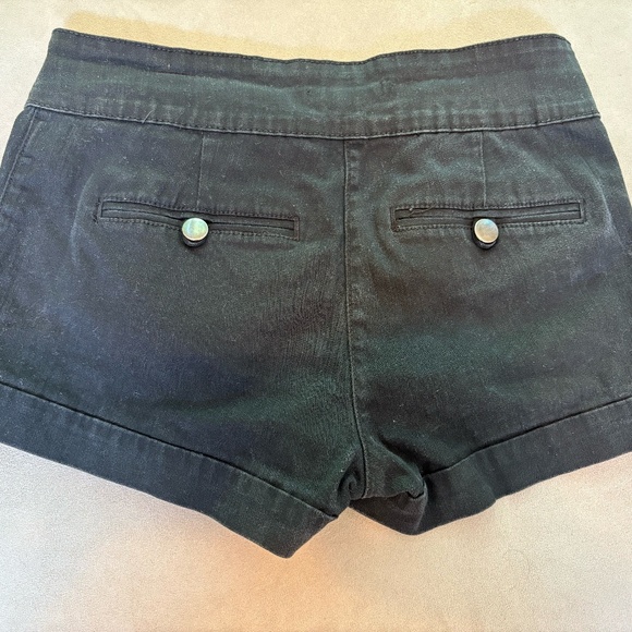 FOREVER 21 DOUBLE-BUTTON FRONT SHORTS - SIZE: 27, BLACK - Picture 2 of 5